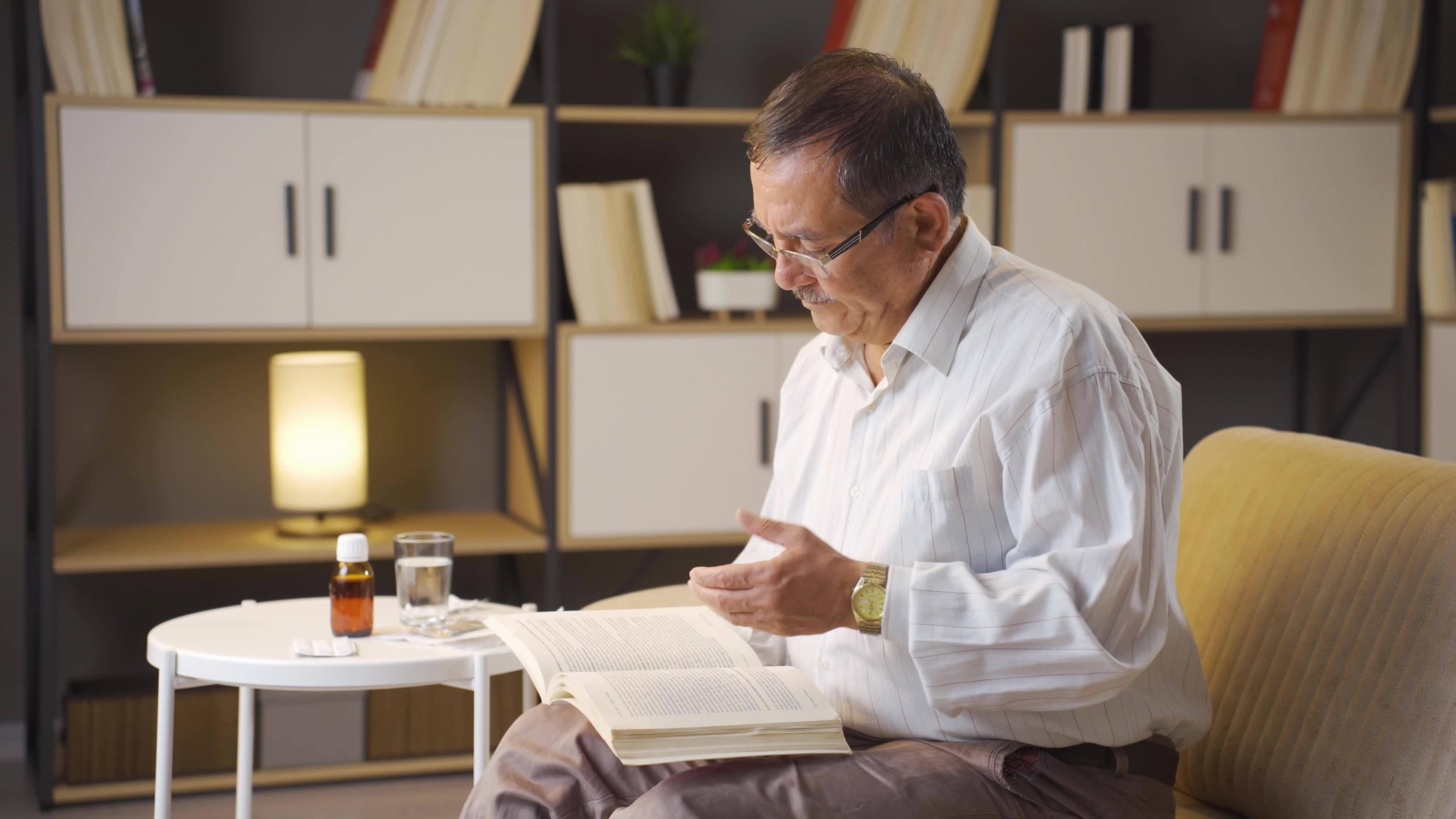 Çevrimiçi atölye katılımcıları ekranda çalışıyor